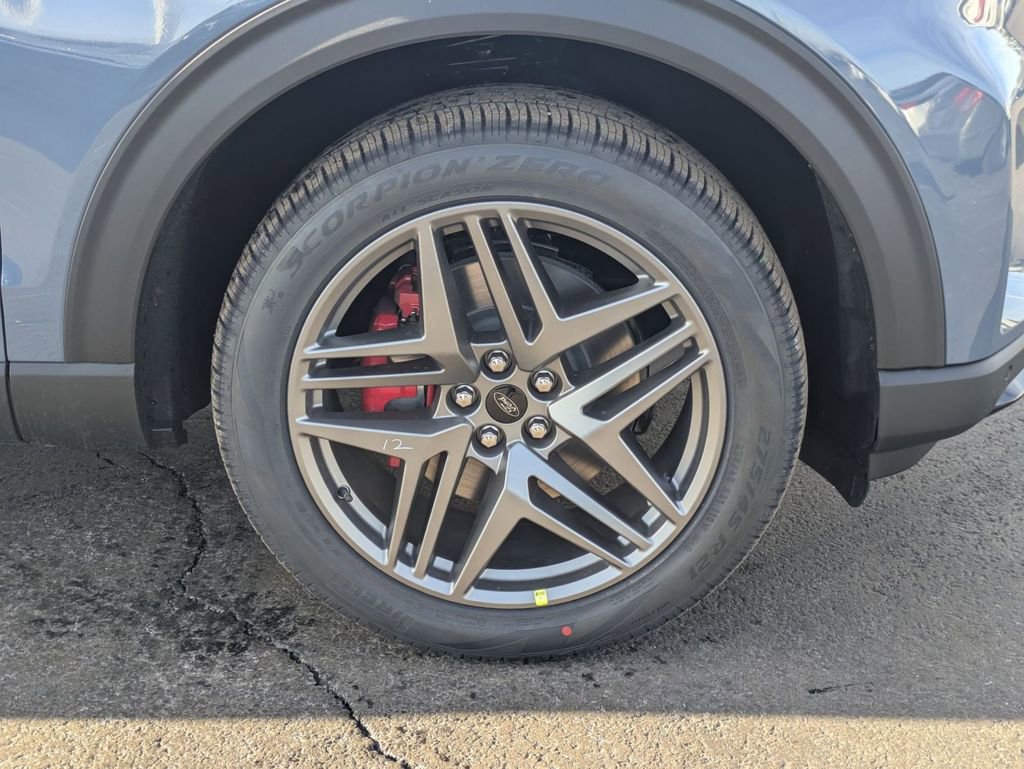 New 2026 Ford Explorer ST-Line w/ ST-Line Street Pack image 15