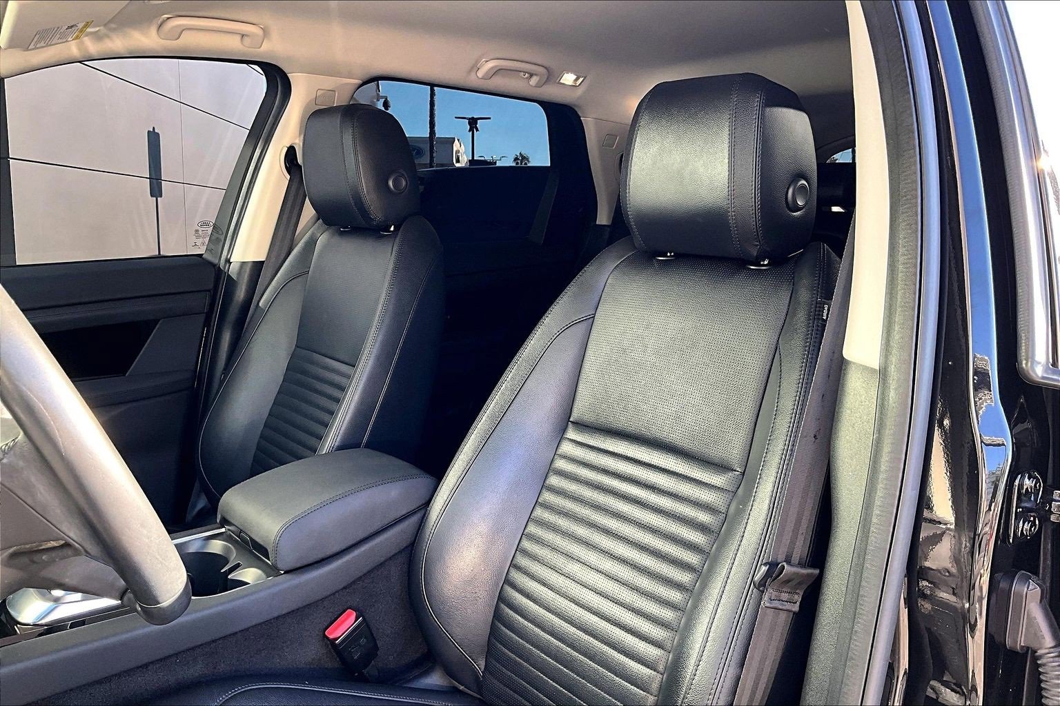 Used 2022 Land Rover Discovery Sport S image 25