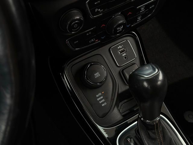 Used 2021 Jeep Compass Limited image 27