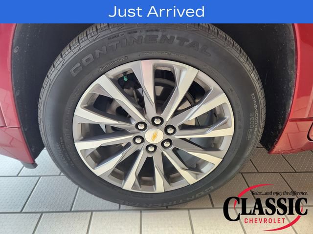 Used 2023 Chevrolet Traverse Premier FWD image 12