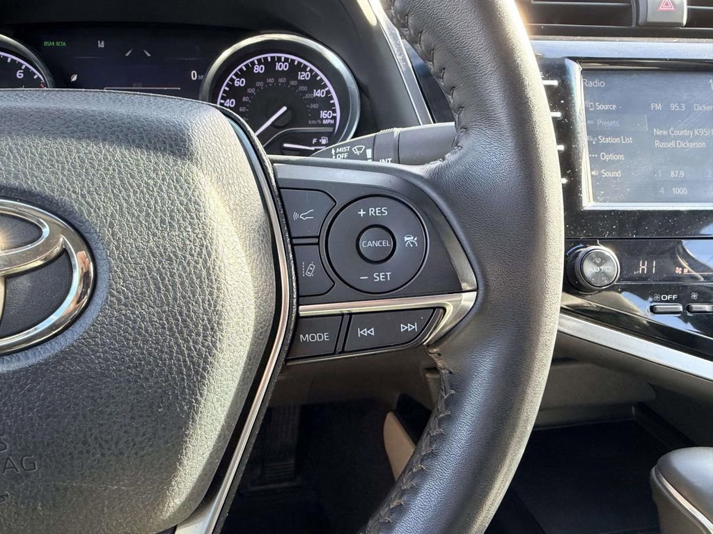 Certified 2018 Toyota Camry XLE image 7