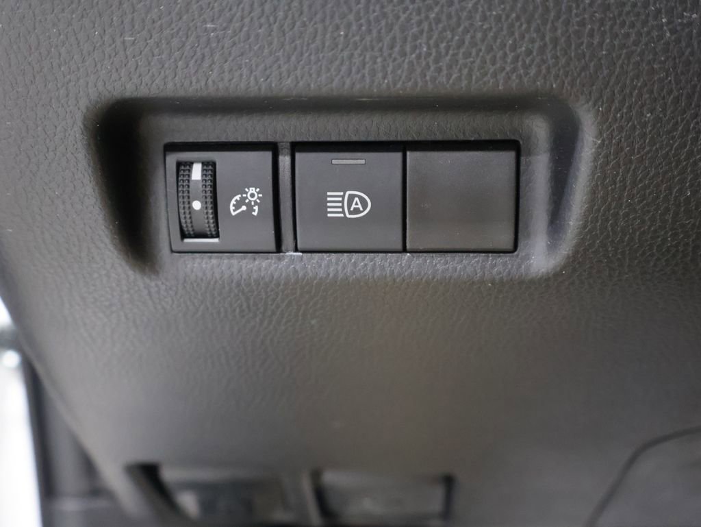 Used 2024 Toyota RAV4 LE image 33