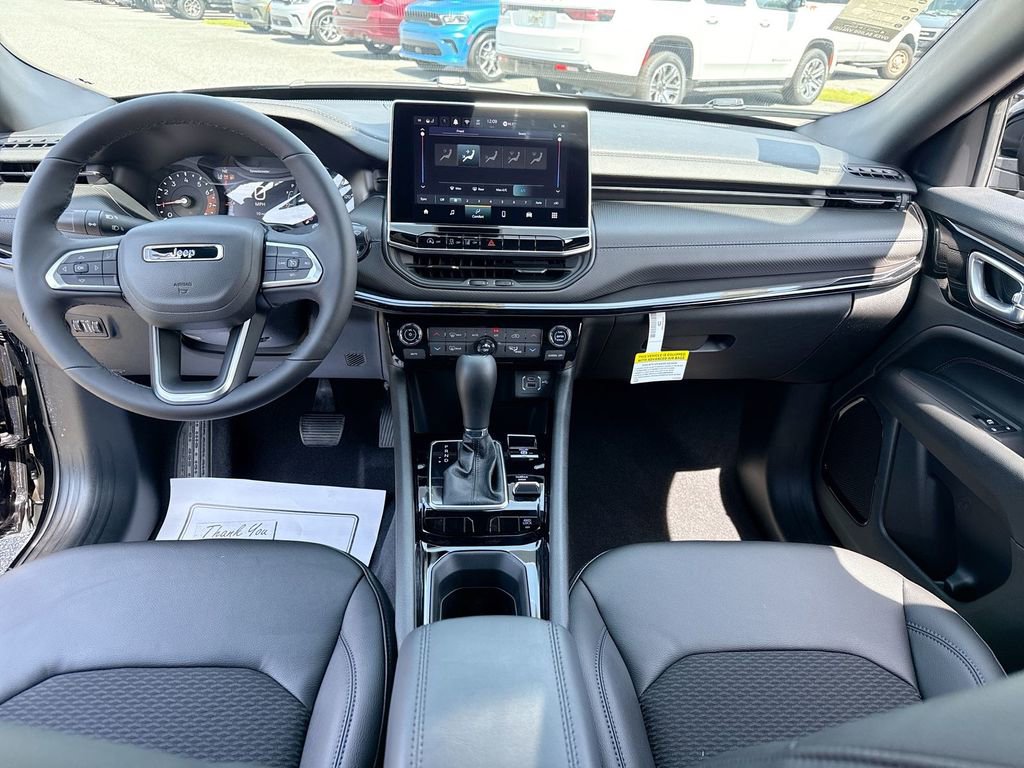 New 2026 Jeep Compass Latitude image 24