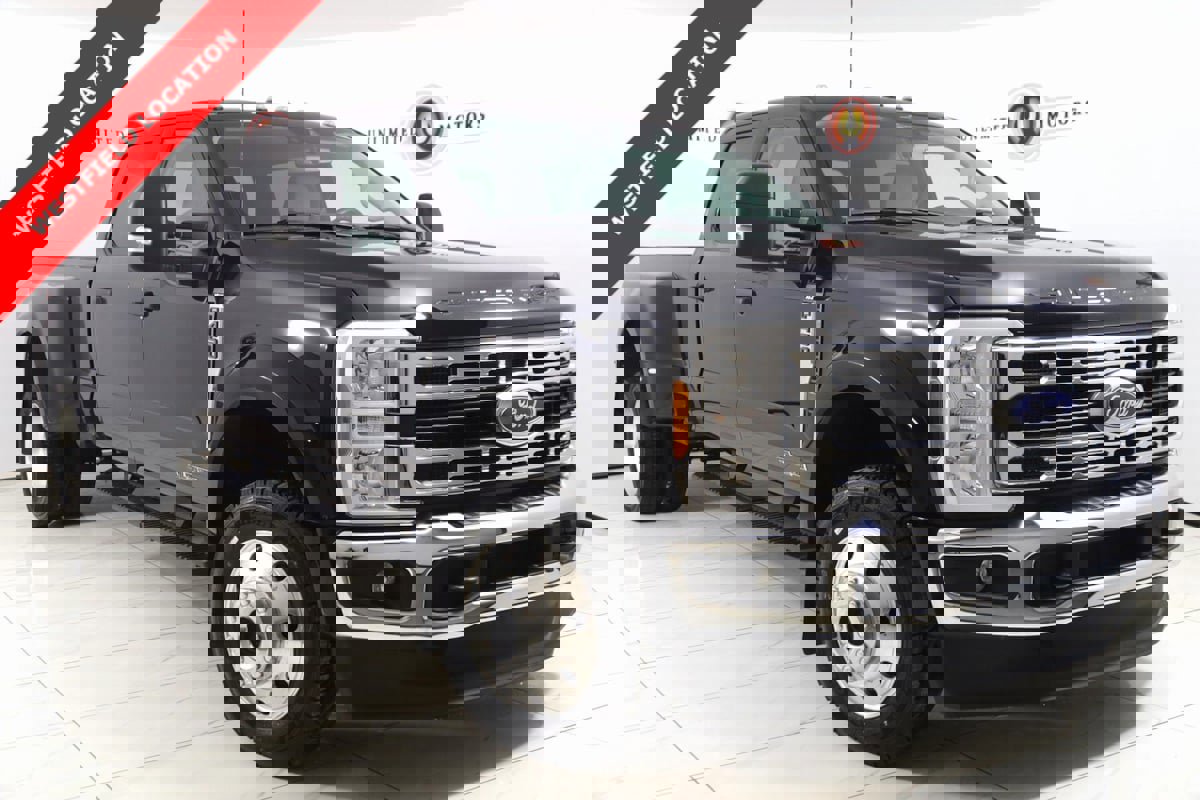 Used 2023 Ford F450 XLT w/ FX4 Off-Road Package image 1