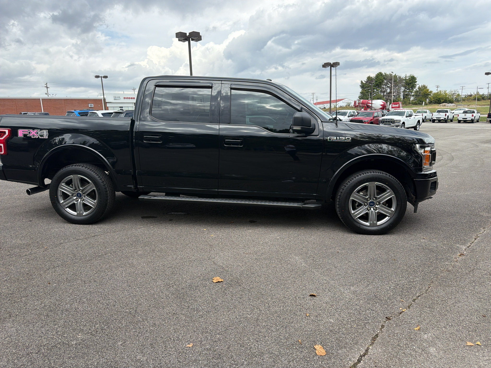 Used 2018 Ford F150 XLT w/ Equipment Group 302A Luxury AWD/4WD image 4