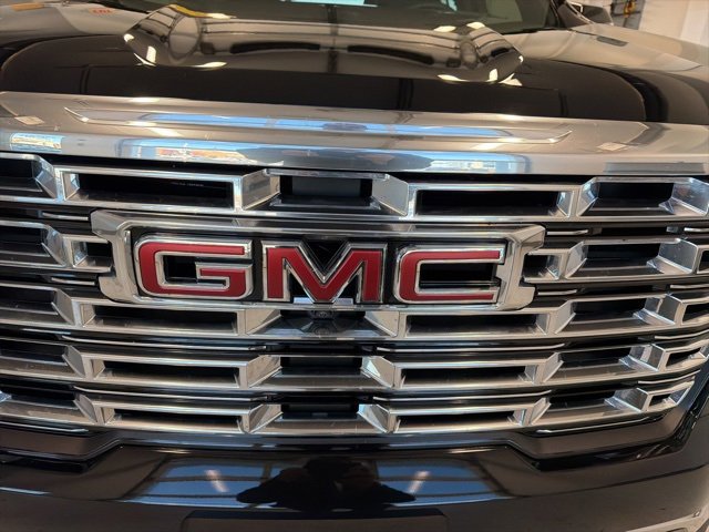 Used 2025 GMC Acadia Denali w/ LPO, Cargo Package image 11