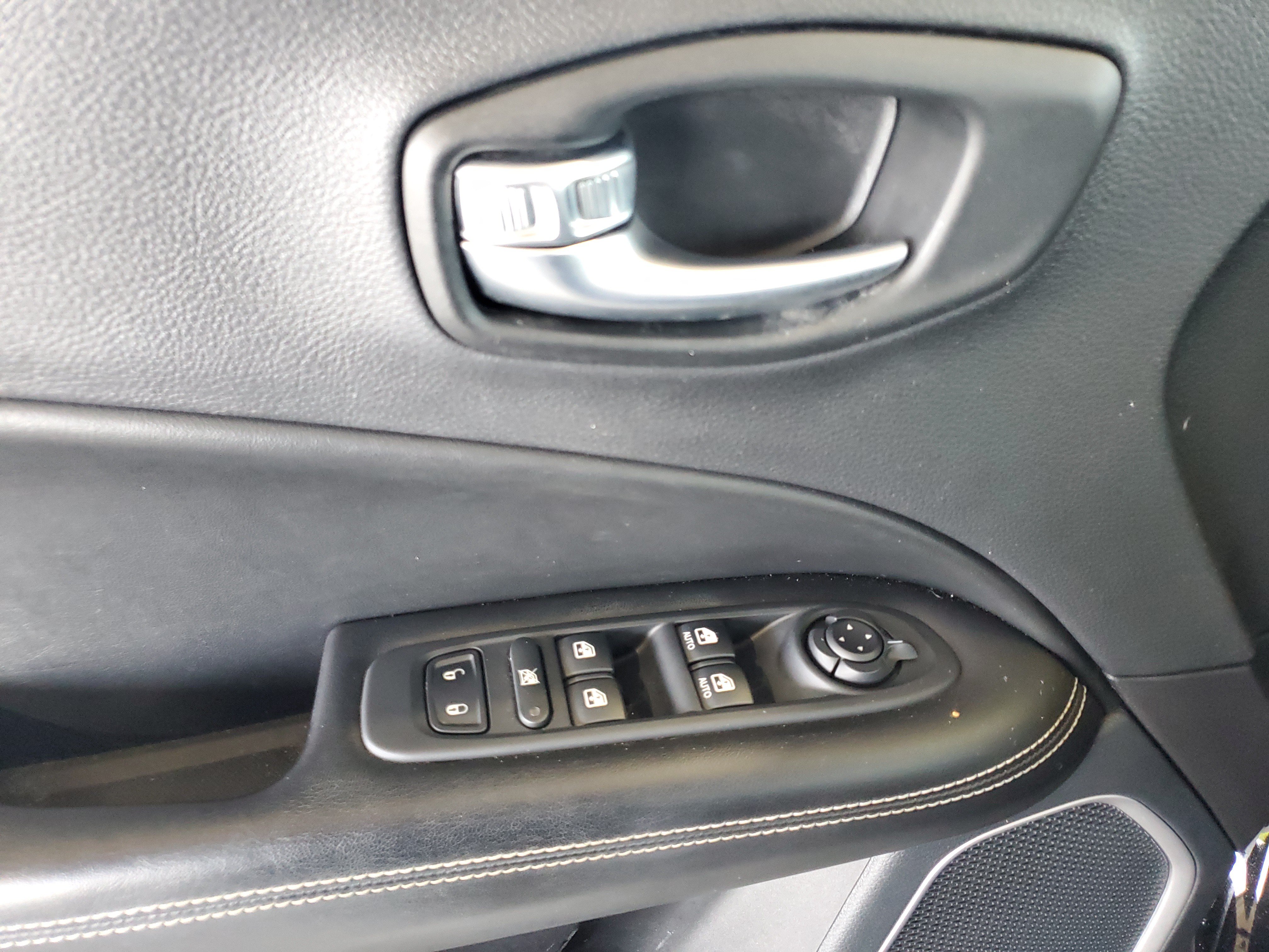 Used 2021 Jeep Compass Latitude w/ Sun and Sound Group FWD image 15
