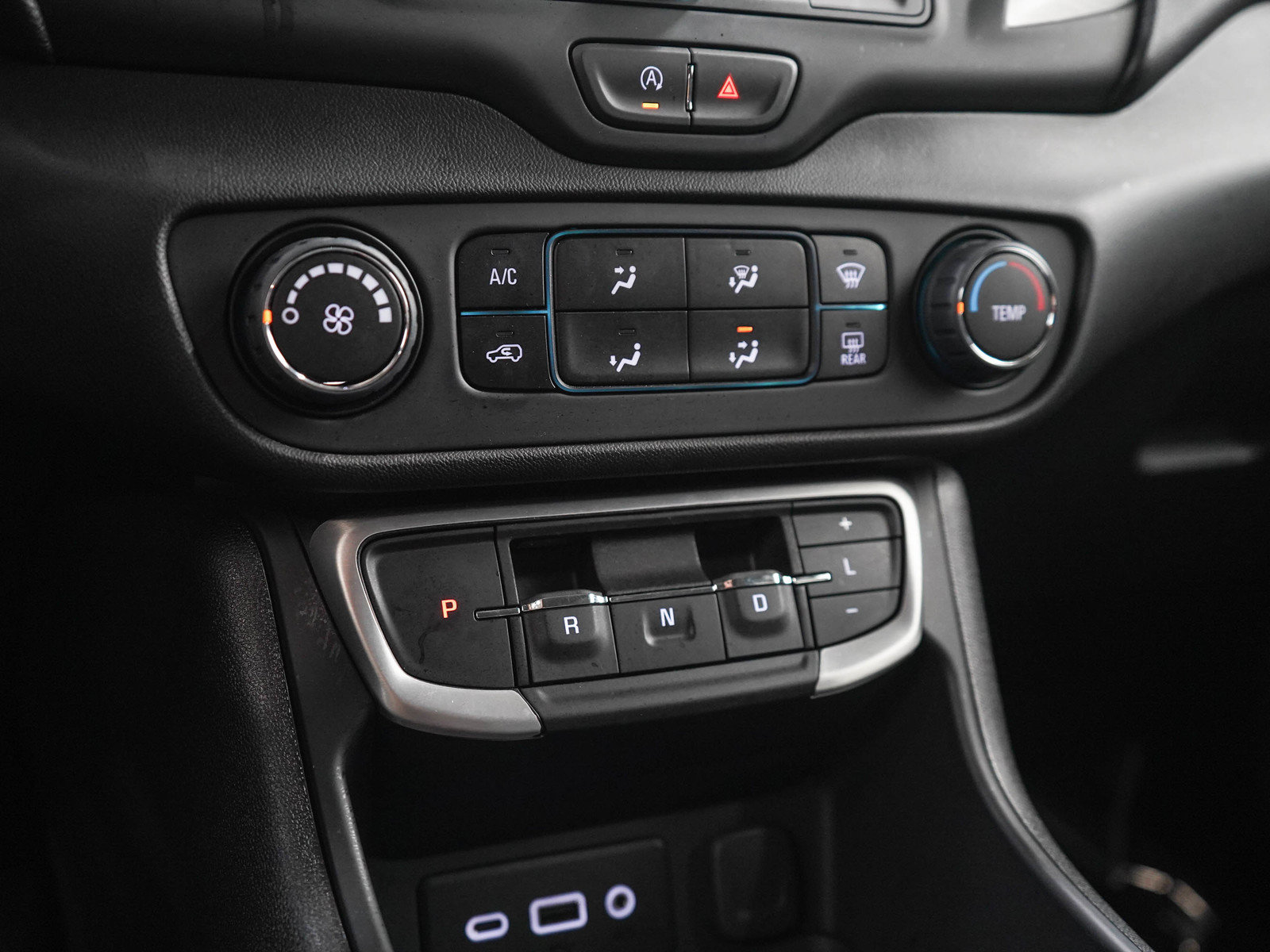 Used 2024 GMC Terrain SLE FWD image 22