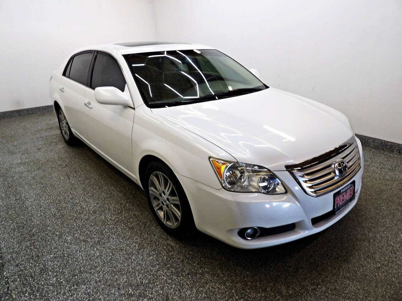 Used 2009 Toyota Avalon Limited FWD image 3
