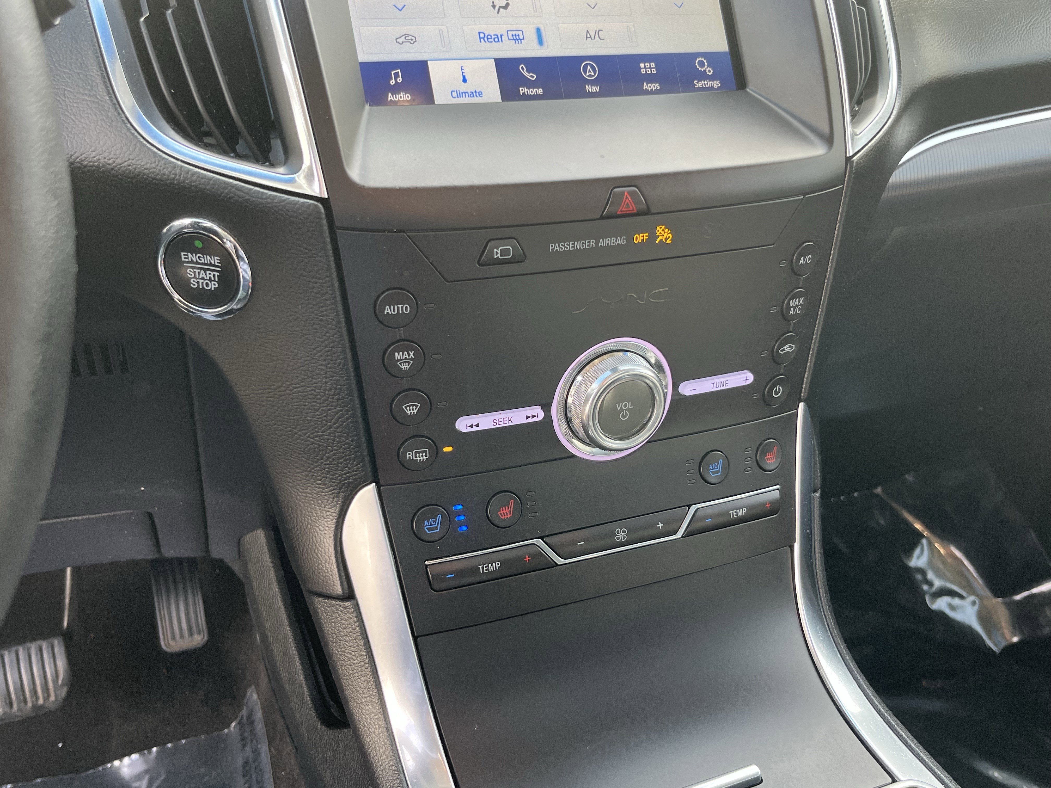 Used 2020 Ford Edge Titanium w/ Equipment Group 301A image 24