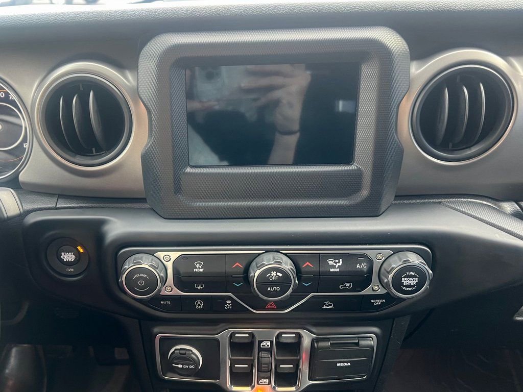 Used 2021 Jeep Gladiator Sport image 11