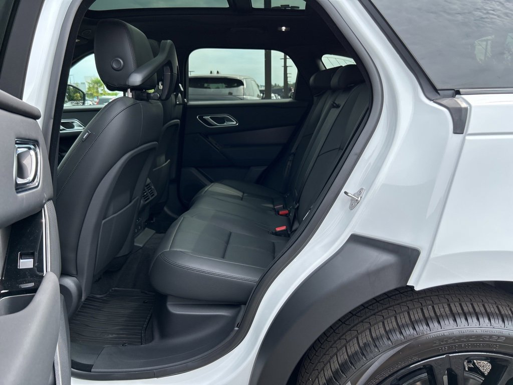 New 2026 Land Rover Range Rover Velar Dynamic SE image 5