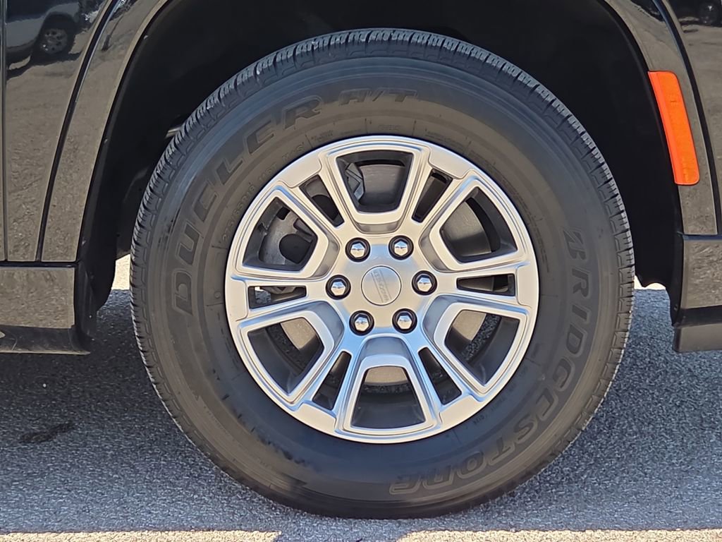 Used 2024 Jeep Wagoneer 4WD image 7