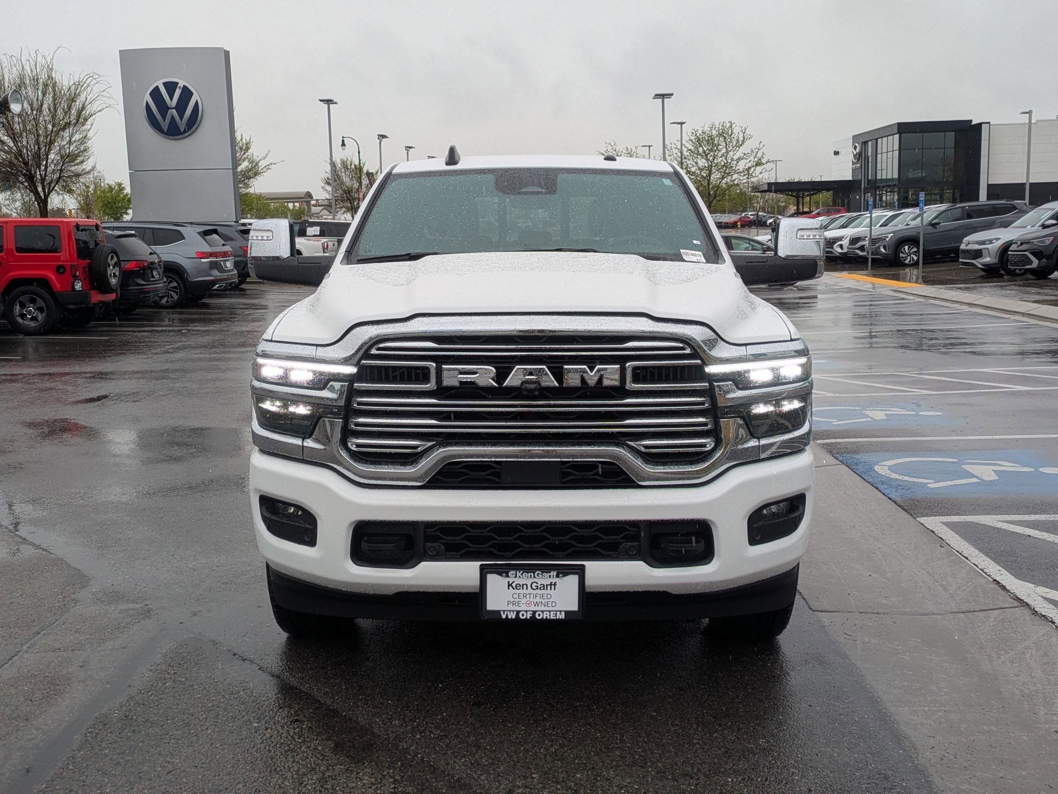 Used 2025 RAM 2500 Laramie AWD/4WD image 12
