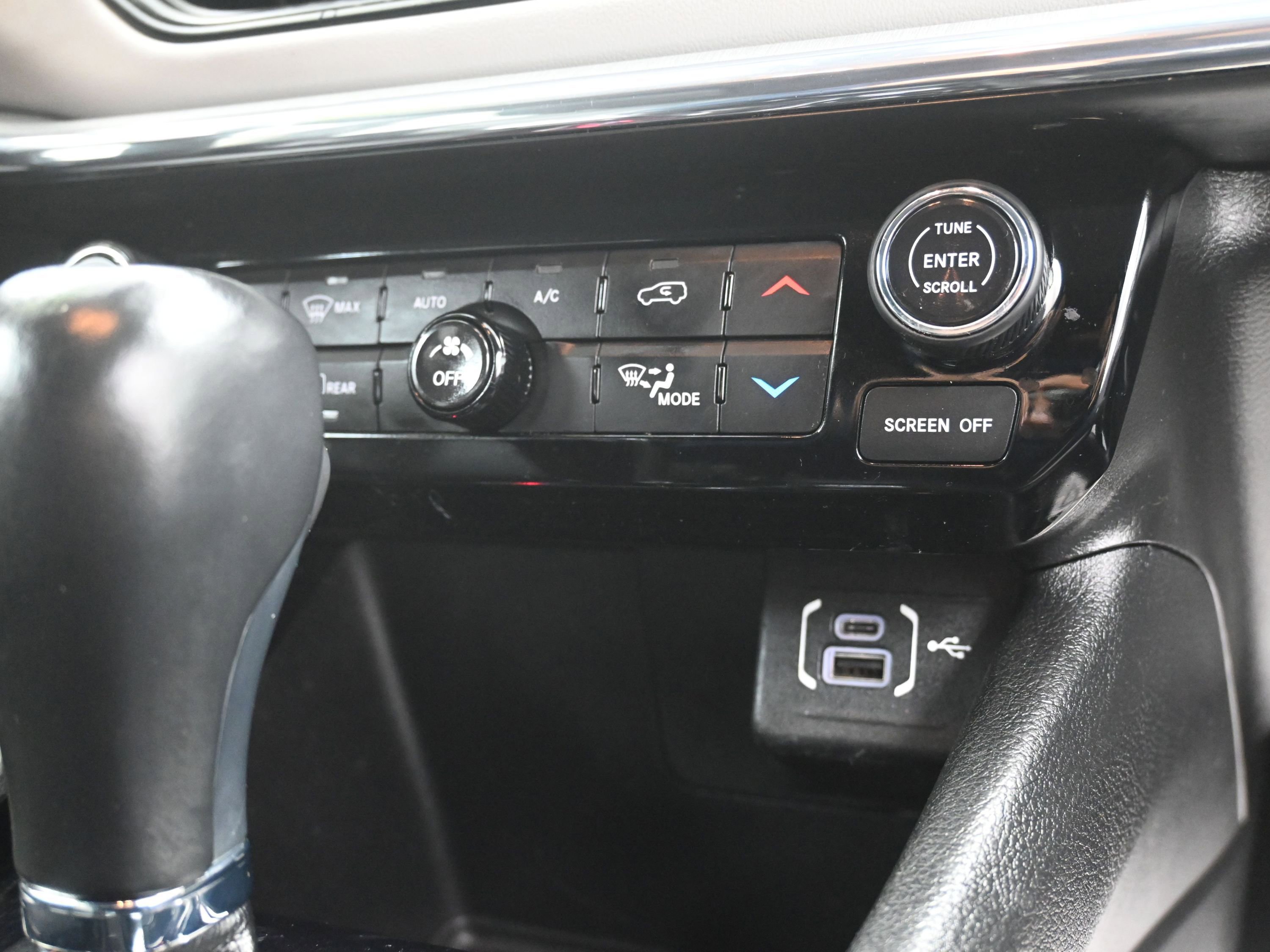 Used 2022 Jeep Compass Limited image 31