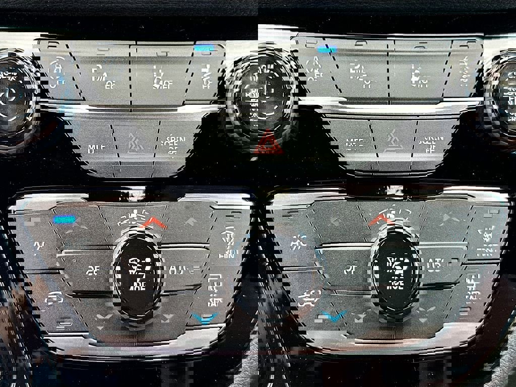 New 2026 Chrysler Pacifica Pinnacle w/ Trailer Tow Group image 22