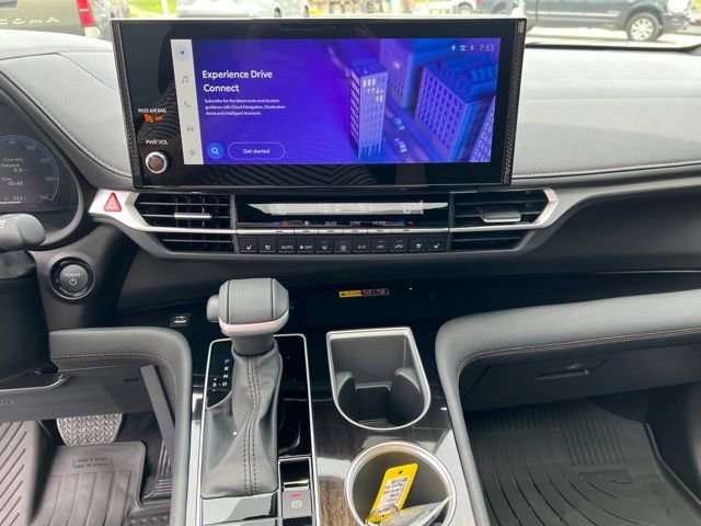 Used 2025 Toyota Sienna Limited image 35