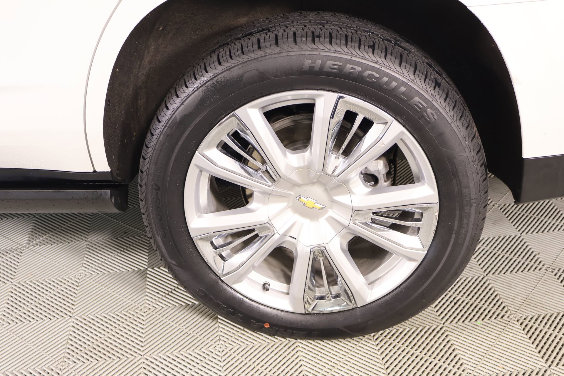 Used 2024 Chevrolet Tahoe High Country AWD/4WD image 22
