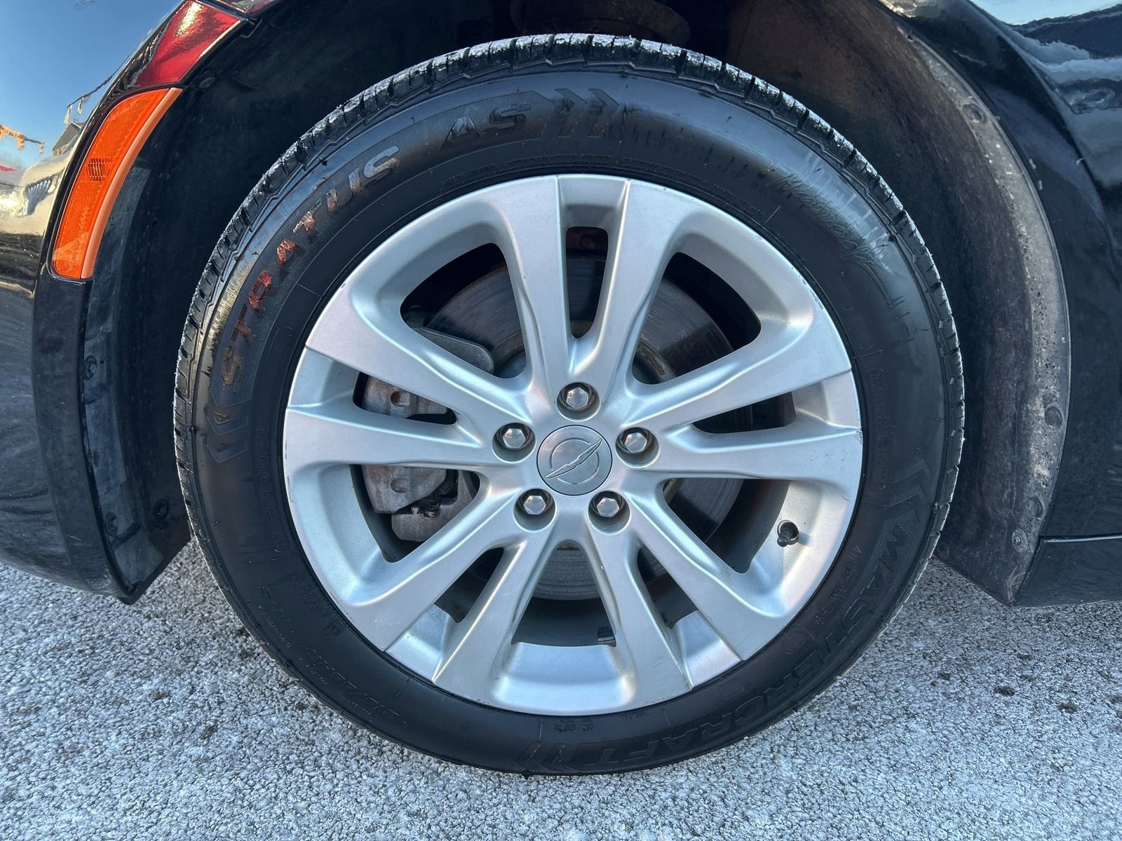 Used 2017 Chrysler 200 Limited Platinum w/ Comfort & Convenience Group image 10