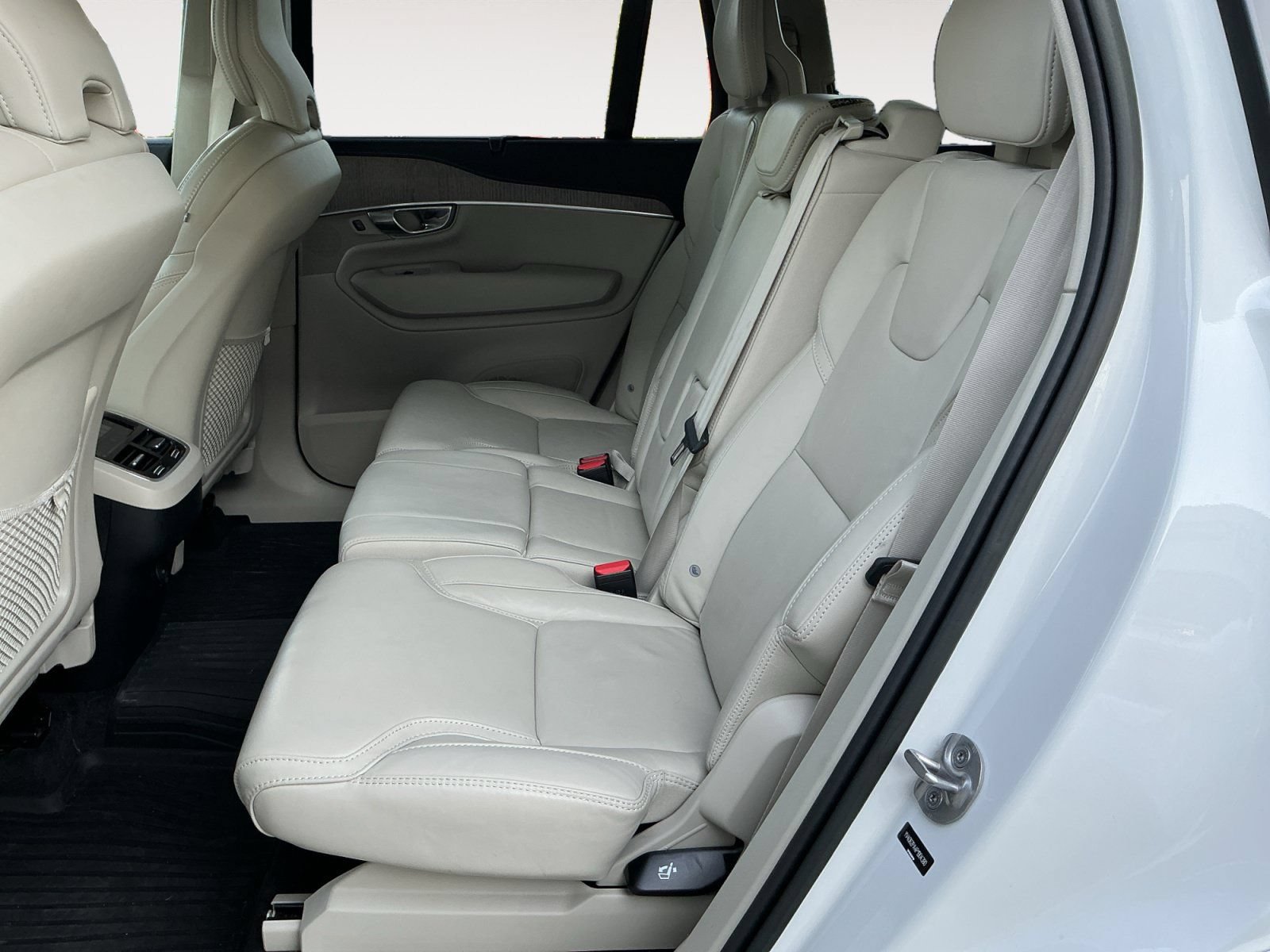 Used 2023 Volvo XC90 B6 Ultimate w/ Lounge Package AWD/4WD image 13