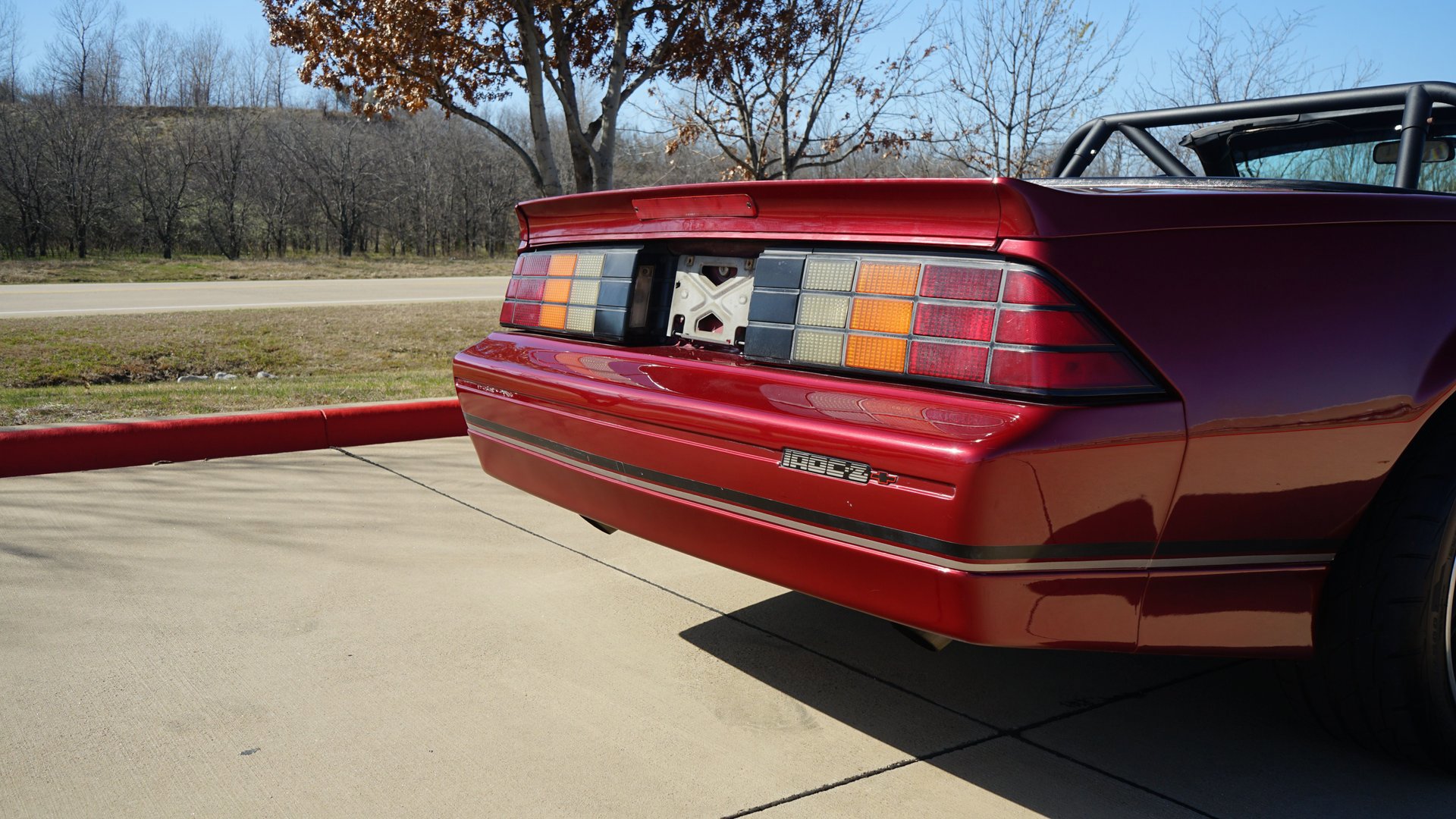 Used 1990 Chevrolet Camaro IROC-Z RWD image 30