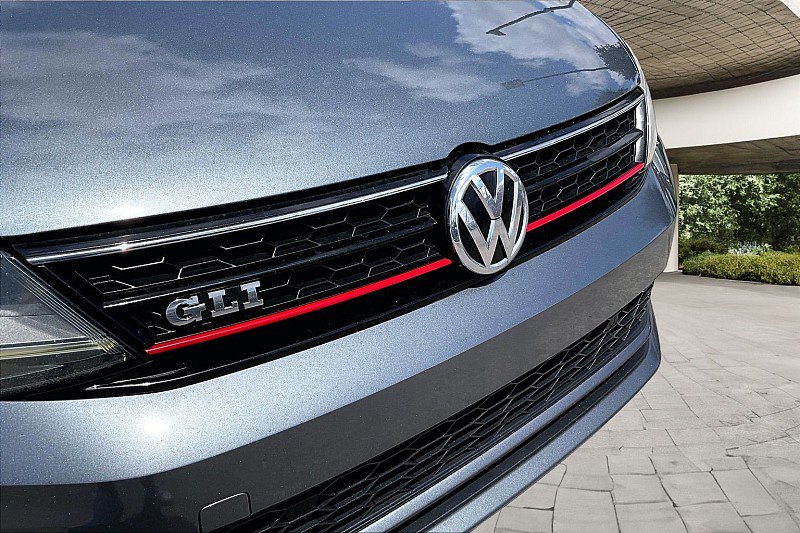 Used 2017 Volkswagen Jetta GLI FWD image 24