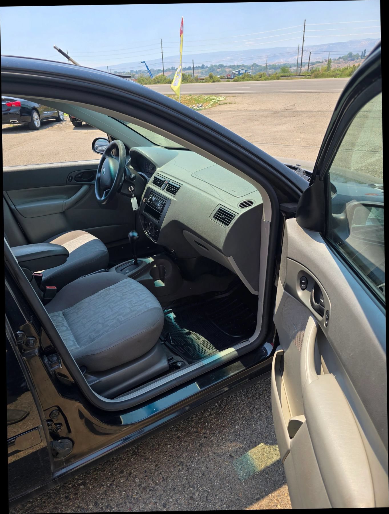 Used 2005 Ford Focus S FWD image 11