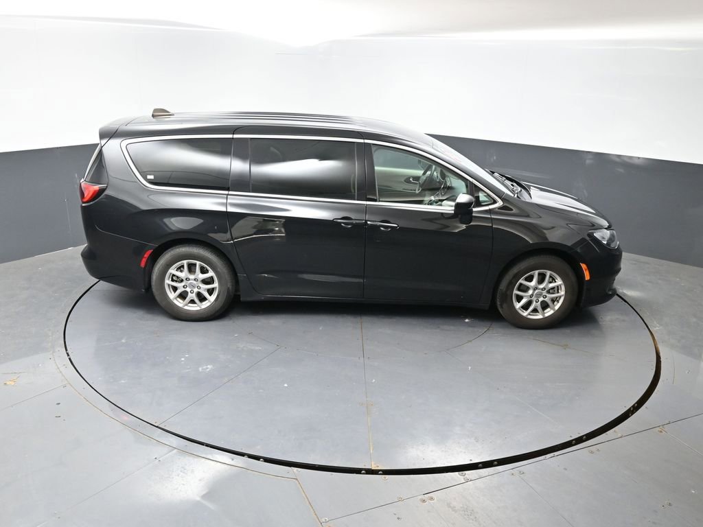 Used 2023 Chrysler Voyager LX FWD image 41