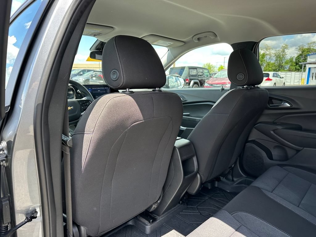 Certified 2025 Chevrolet Trax LS w/ LS Convenience Package FWD image 10