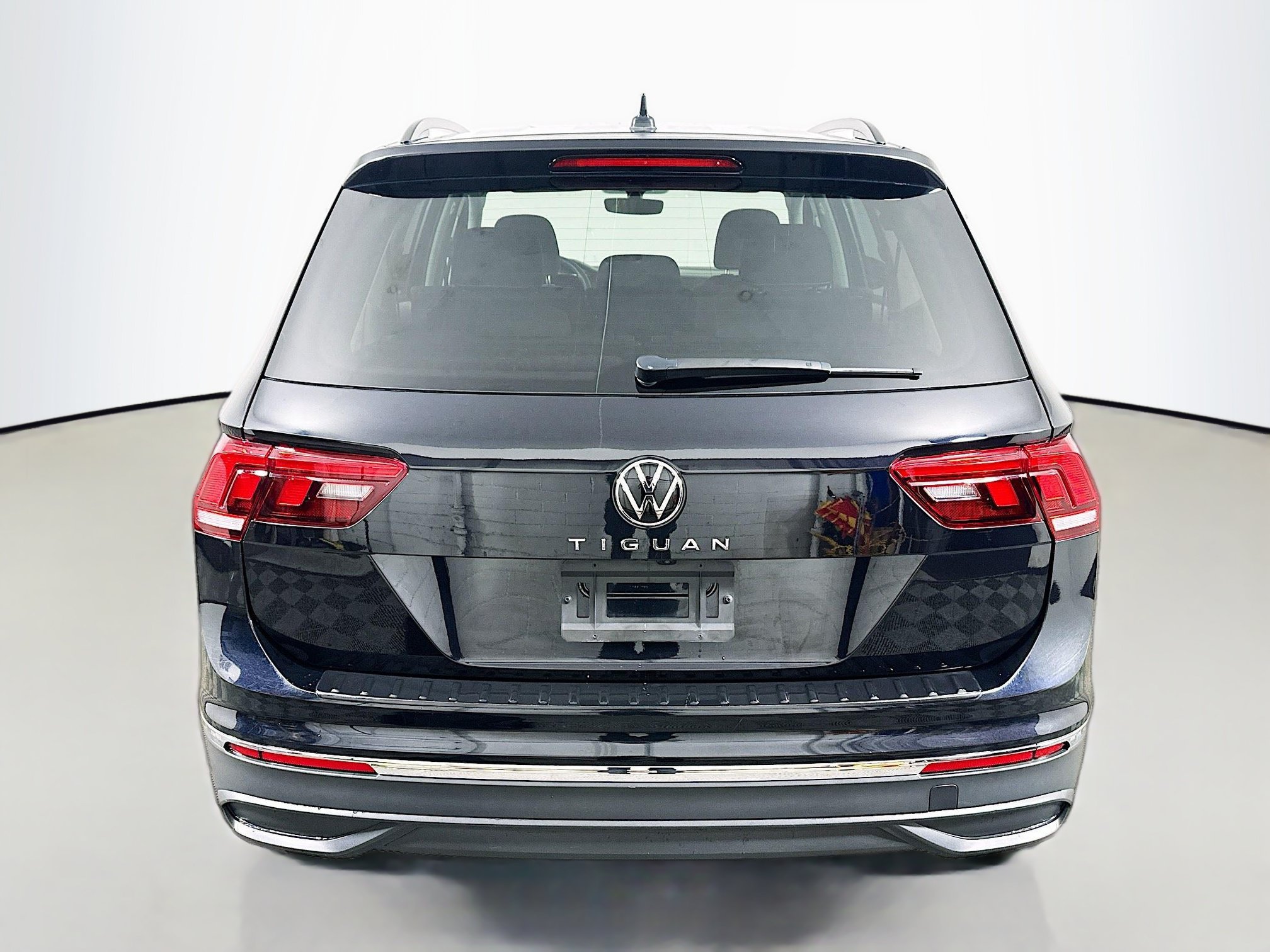 Used 2023 Volkswagen Tiguan S FWD image 6