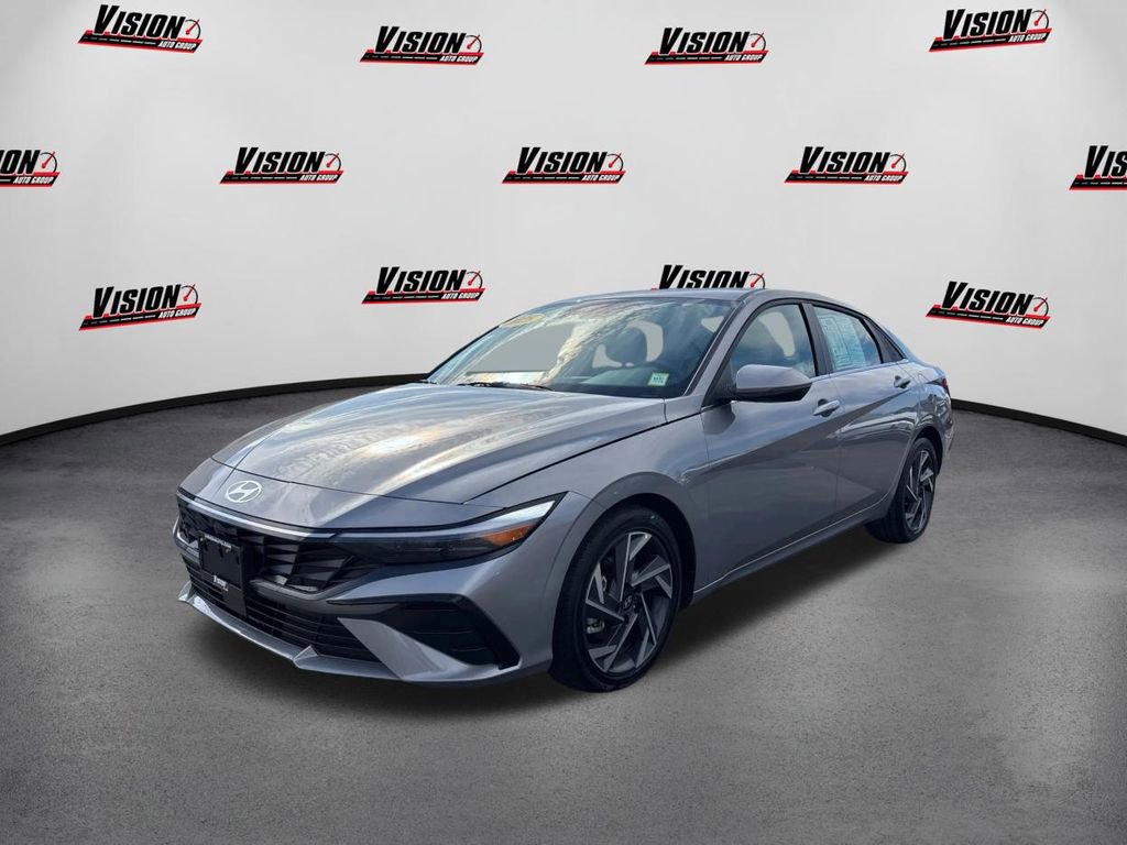 Used 2025 Hyundai Elantra Limited image 1