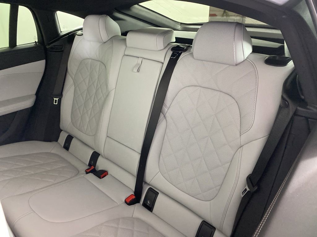 New 2026 BMW X6 xDrive40i AWD/4WD image 8