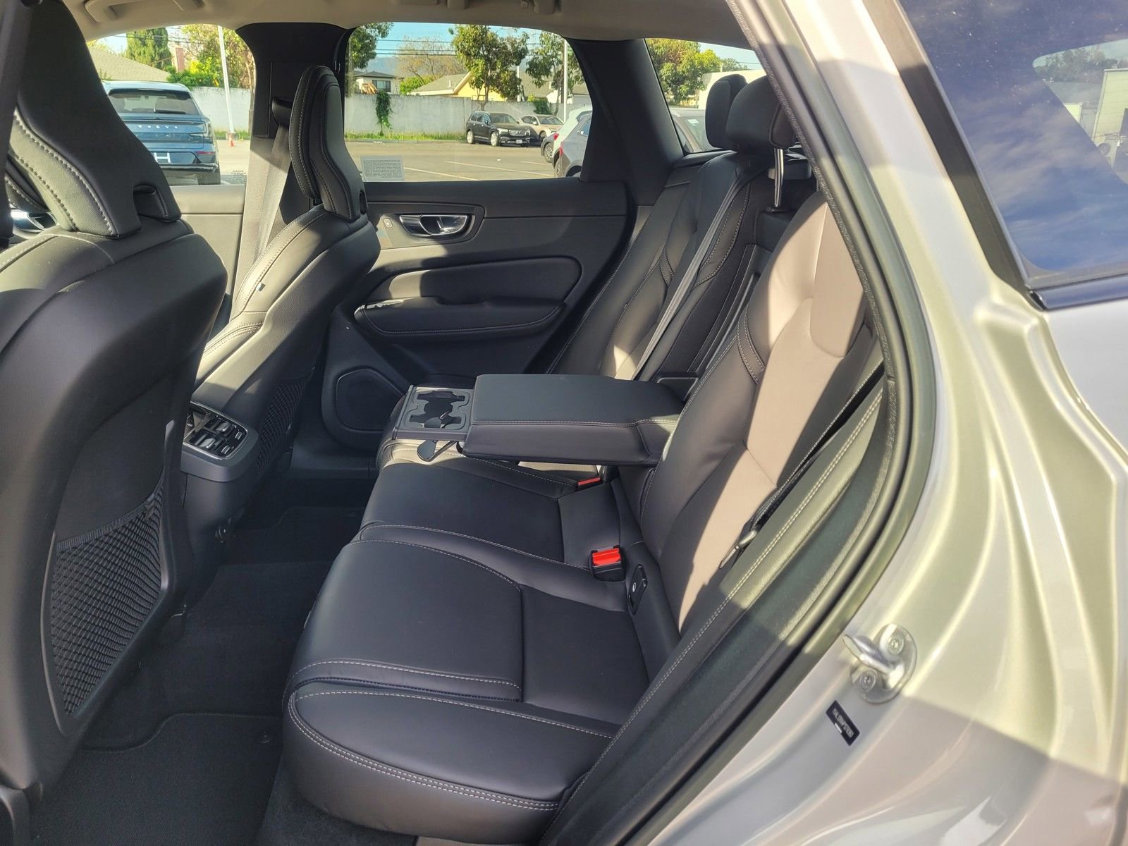 Certified 2023 Volvo XC60 B5 Ultimate image 11