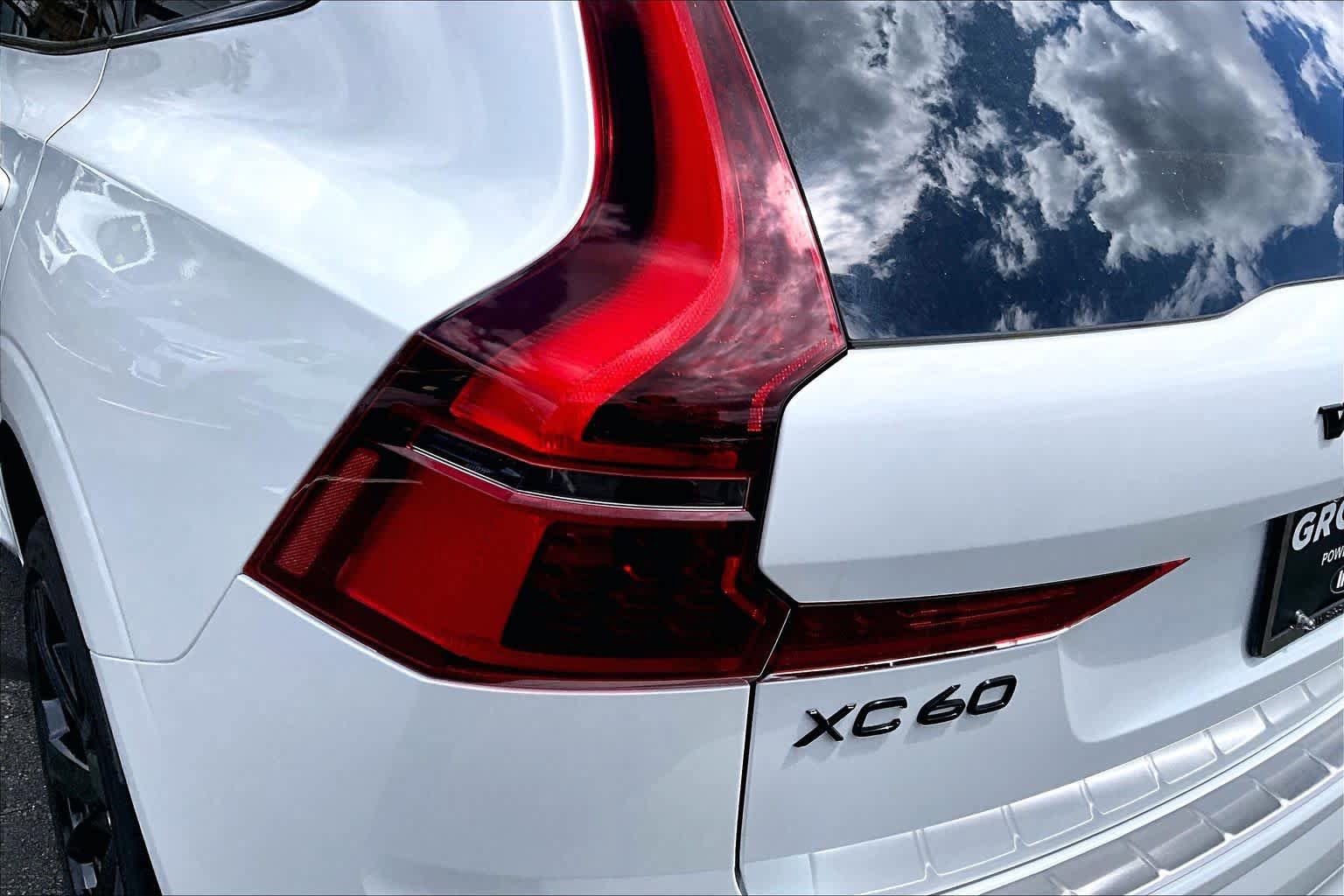 New 2026 Volvo XC60 B5 Ultra w/ Protection Package Premier AWD/4WD image 5
