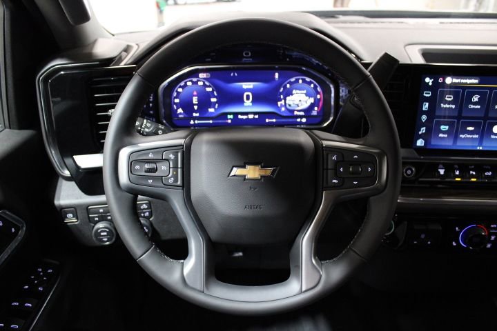 New 2025 Chevrolet Silverado 2500 LT w/ Safety Package image 32