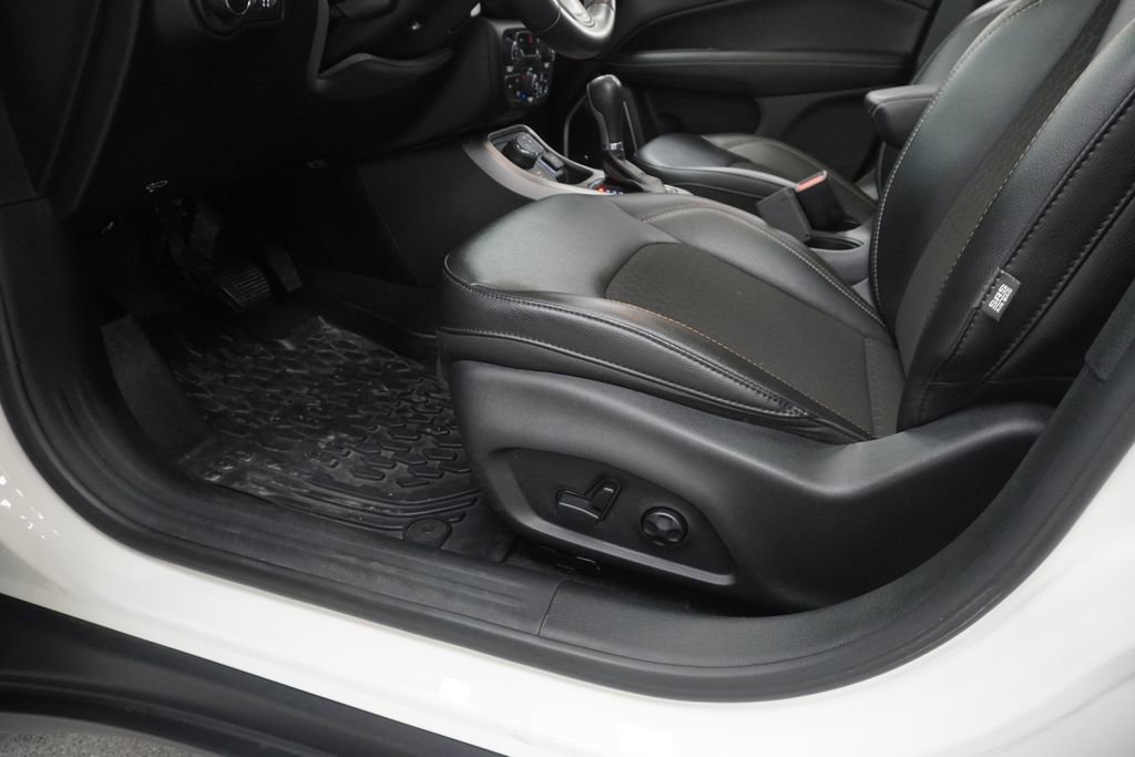 Certified 2020 Jeep Compass Latitude image 43