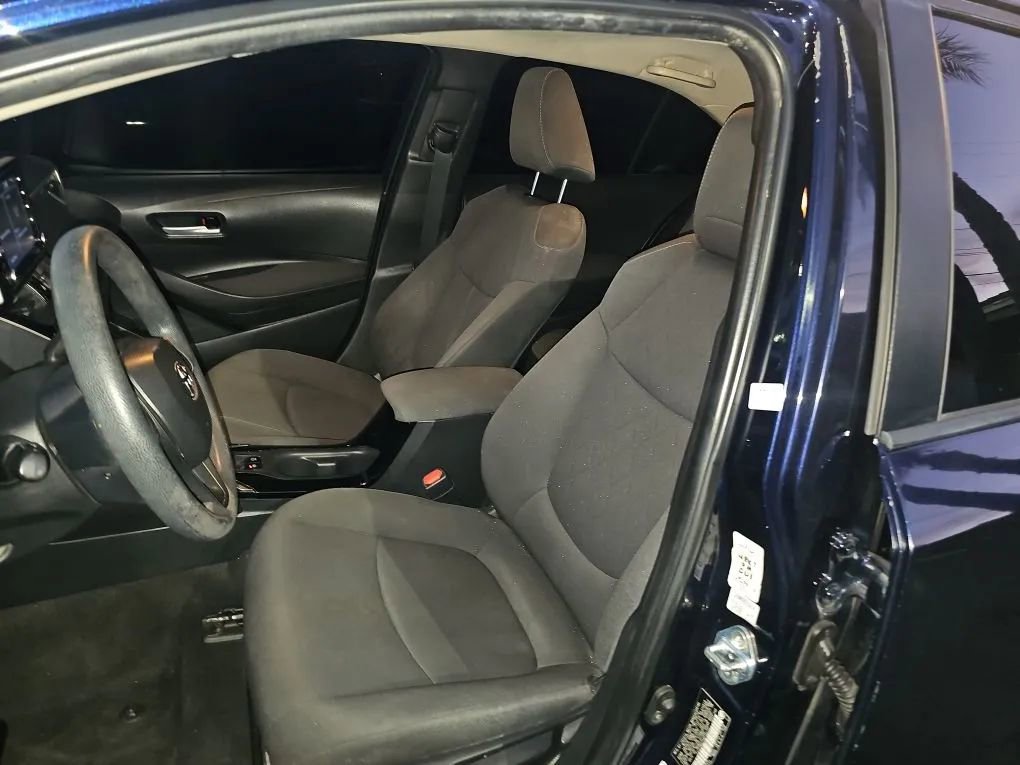 Used 2021 Toyota Corolla LE image 9