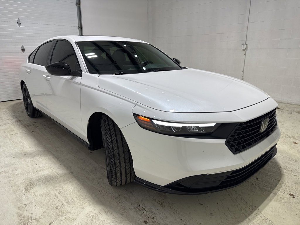 Used 2023 Honda Accord Sport image 3