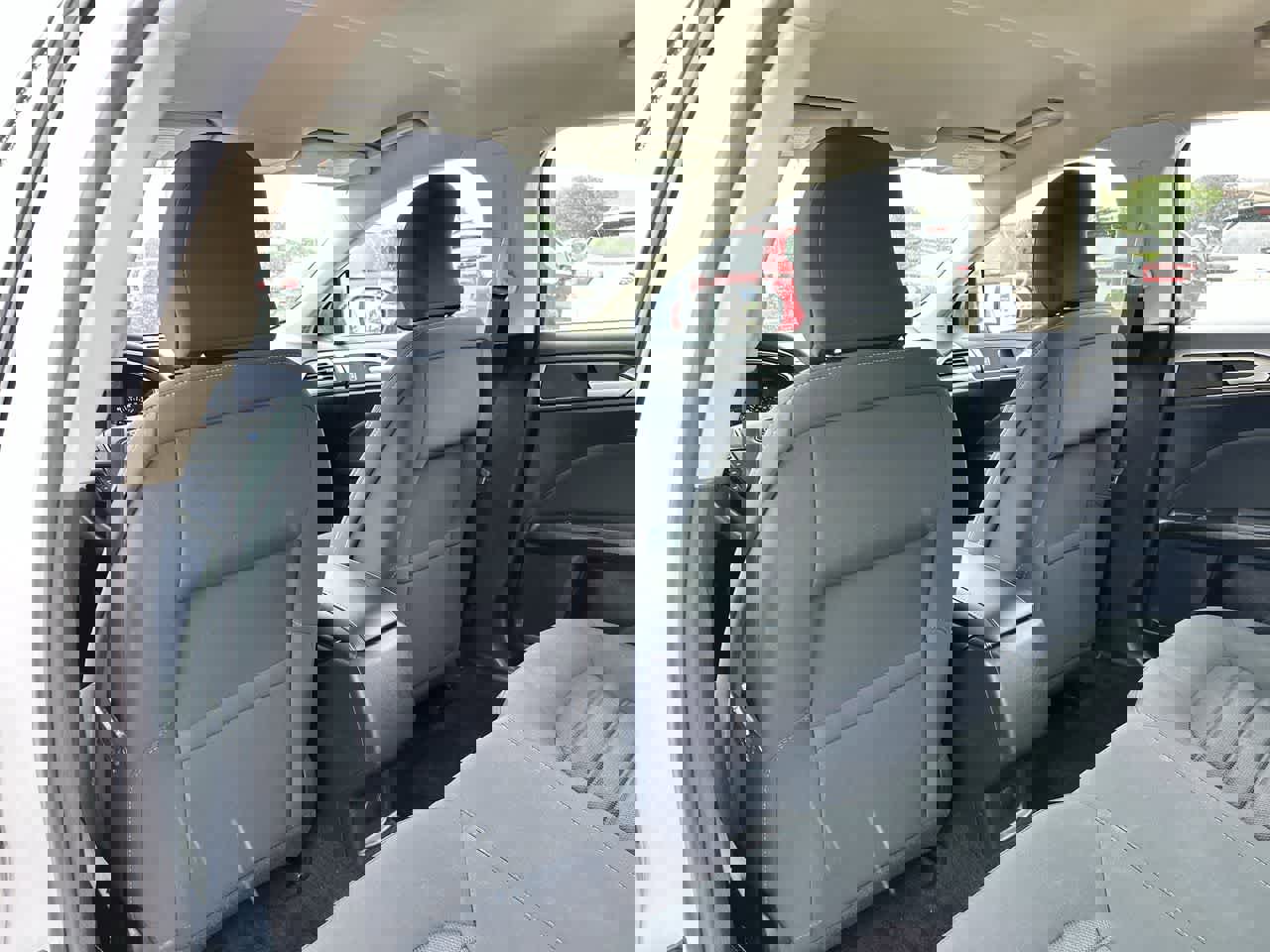 Used 2018 Ford Fusion SE image 23