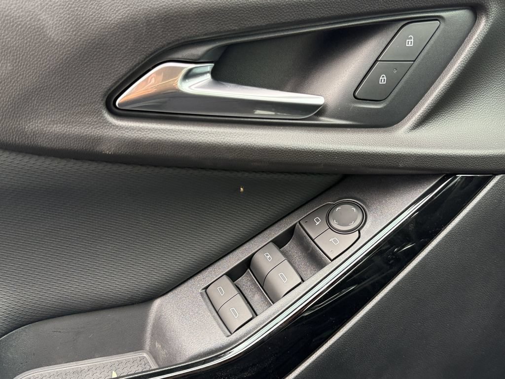 New 2027 Chevrolet Equinox LT FWD image 11