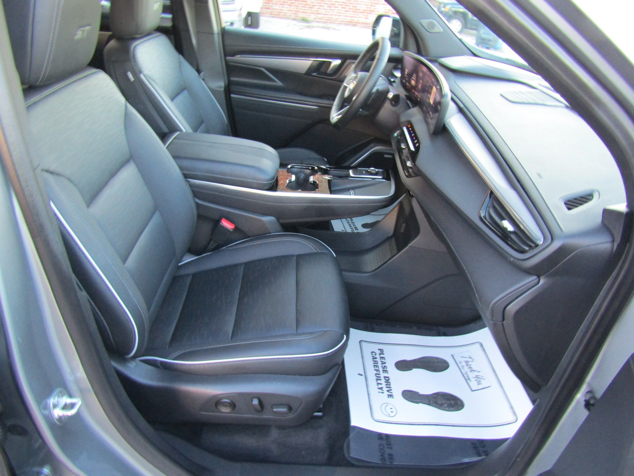 Used 2025 Buick Enclave Sport Touring AWD/4WD image 17