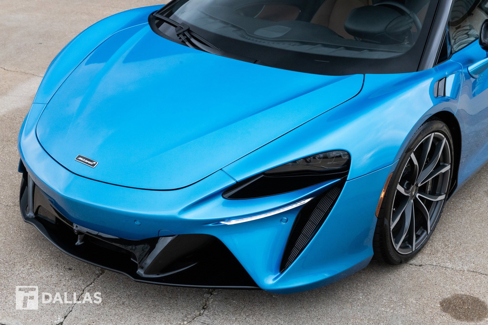 Used 2023 McLaren Artura image 6