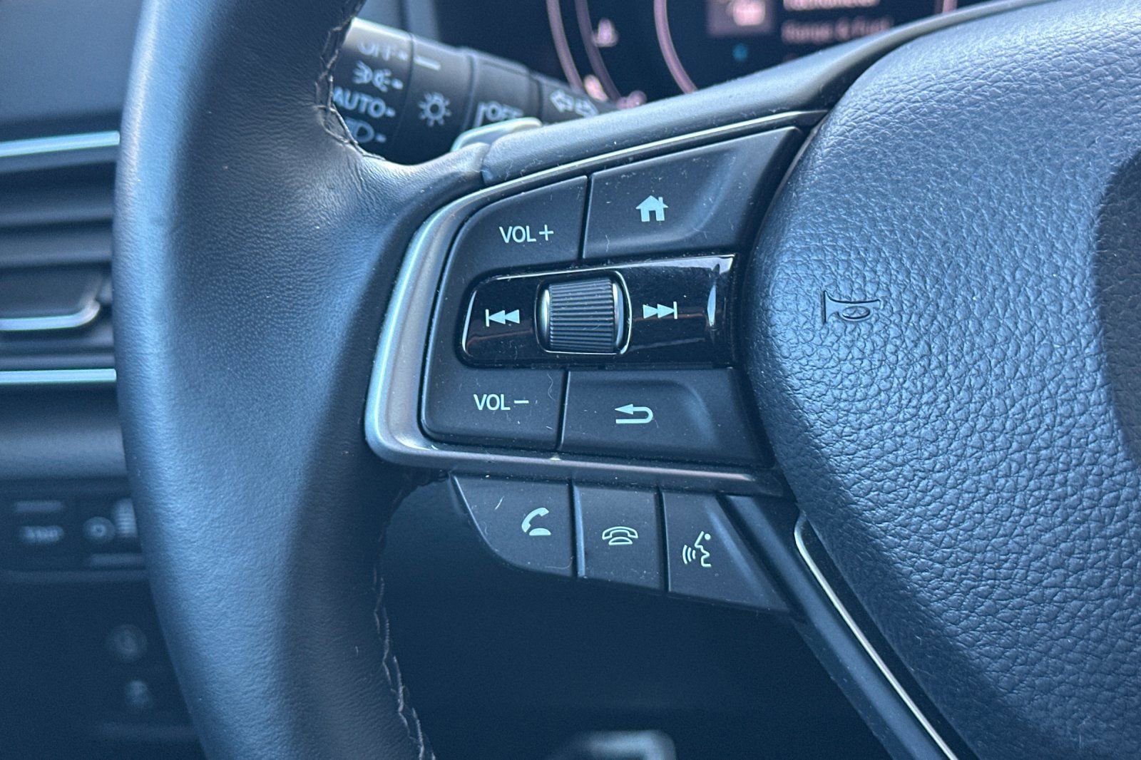 Used 2018 Honda Accord Sport image 27