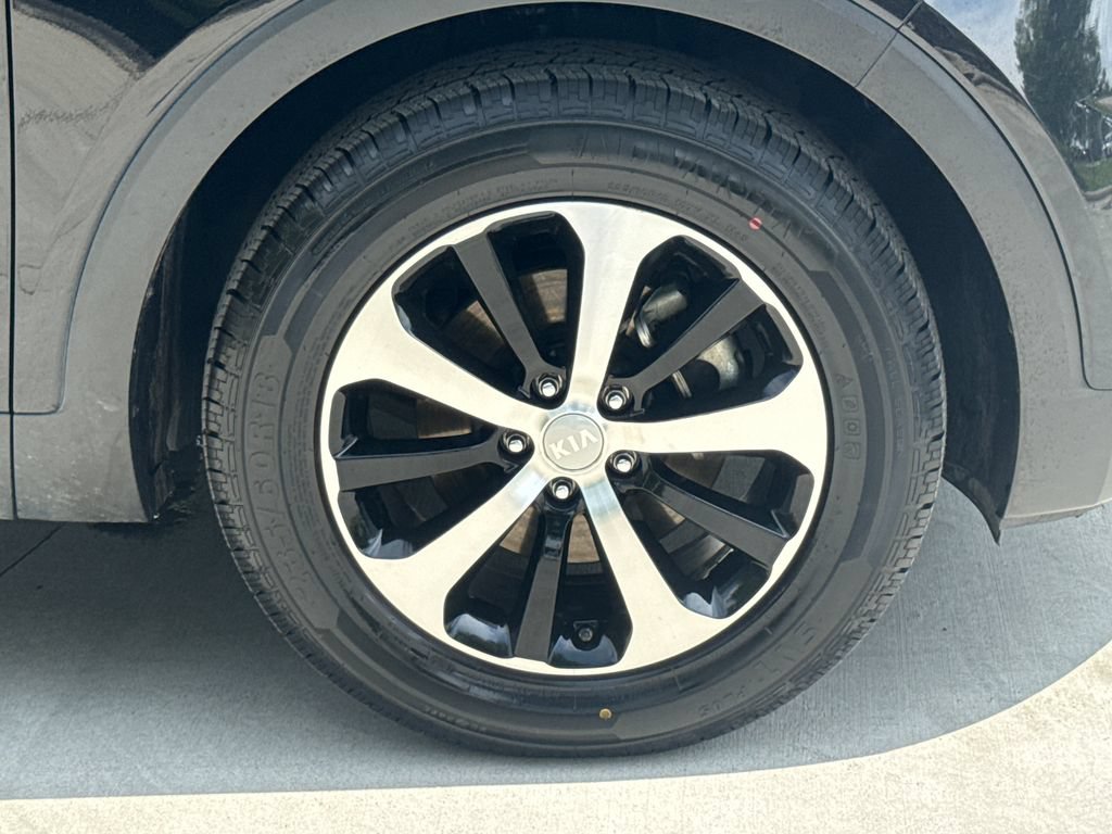 Used 2016 Kia Sorento EX FWD image 11