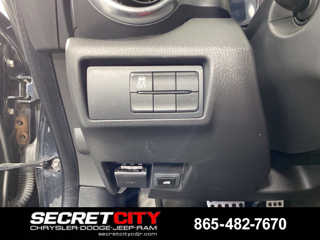 Used 2019 FIAT 124 Spider Abarth w/ Navigation & Sound Group RWD image 15