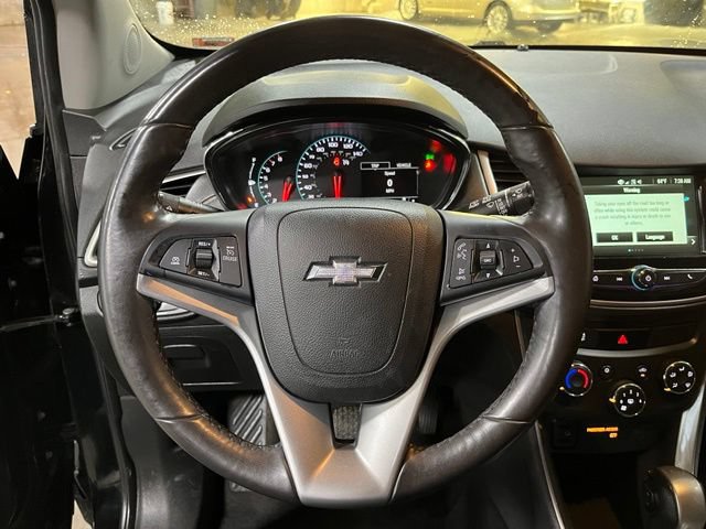 Used 2017 Chevrolet Trax LT w/ LT Convenience Package AWD/4WD image 20