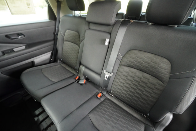 Used 2024 Nissan Pathfinder SV FWD image 18