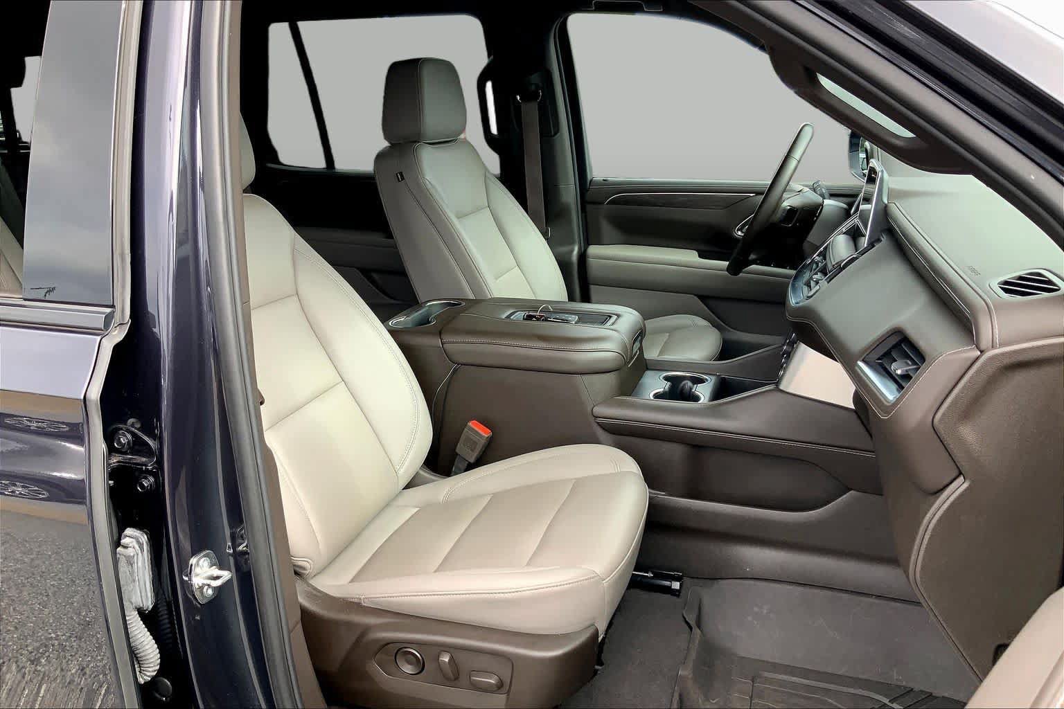 Used 2024 Chevrolet Tahoe Z71 w/ Z71 Off-Road Package AWD/4WD image 9
