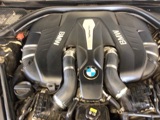 Used 2016 BMW 750i xDrive AWD/4WD image 2