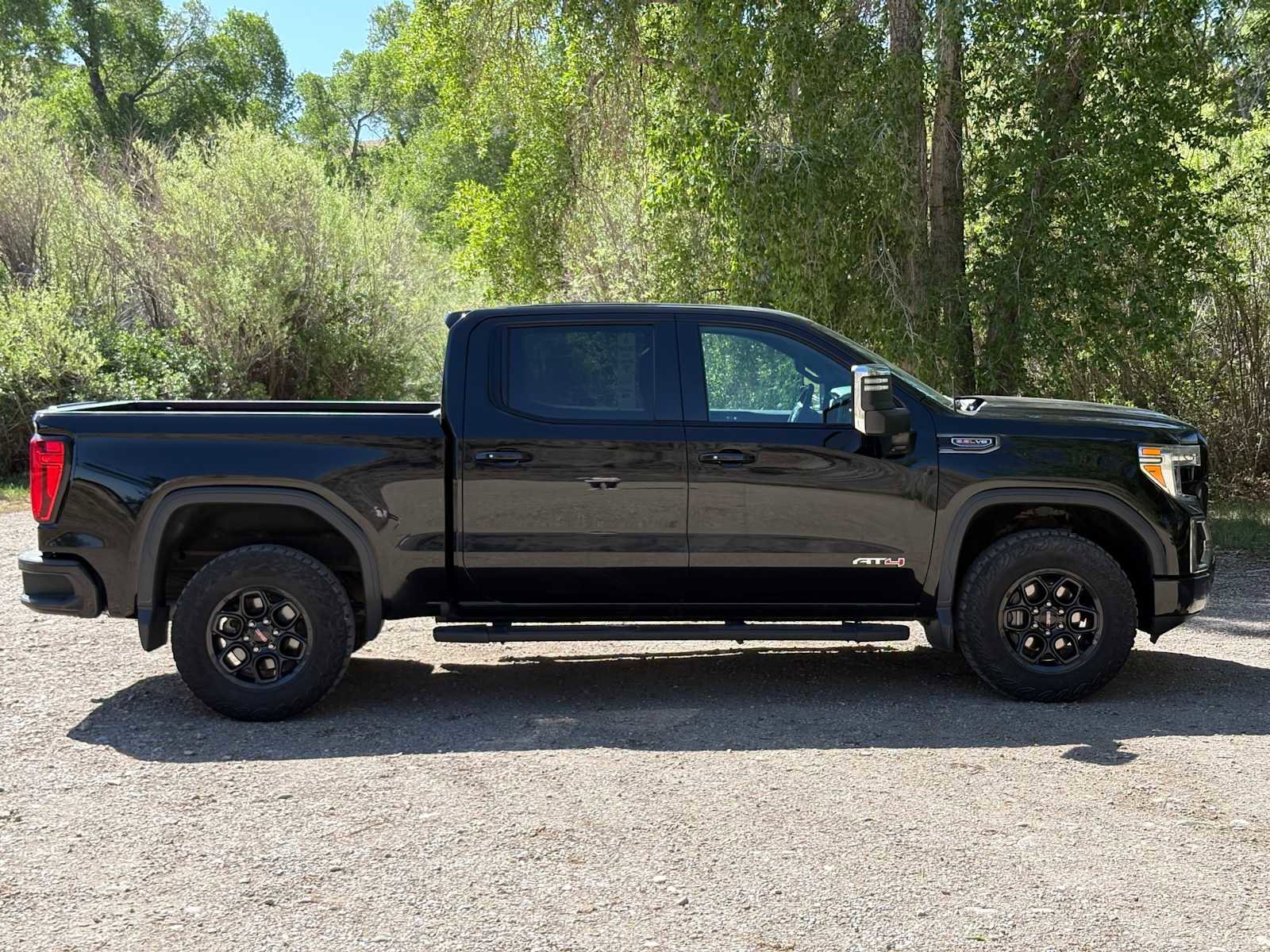 Used 2020 GMC Sierra 1500 AT4 w/ AT4 Premium Package AWD/4WD image 3